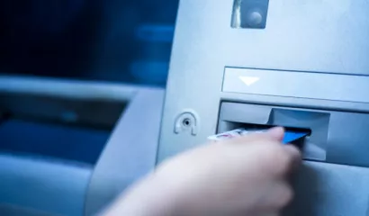 Банкомат «забрал» карту. Что делать?